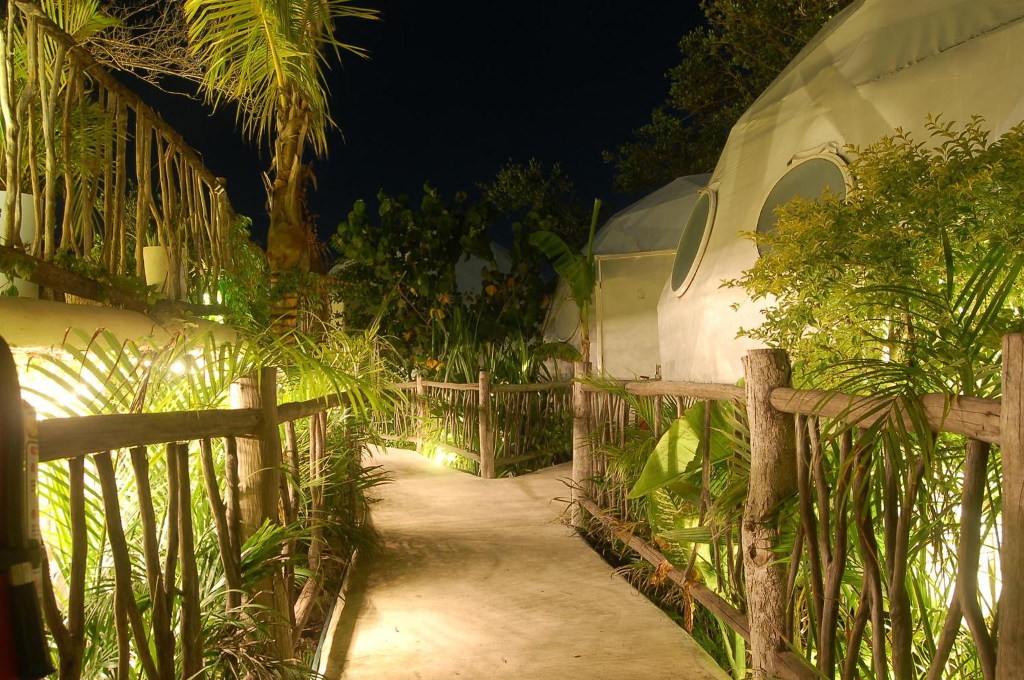Отель Glamping Tulum With Private Mini Pool Экстерьер фото